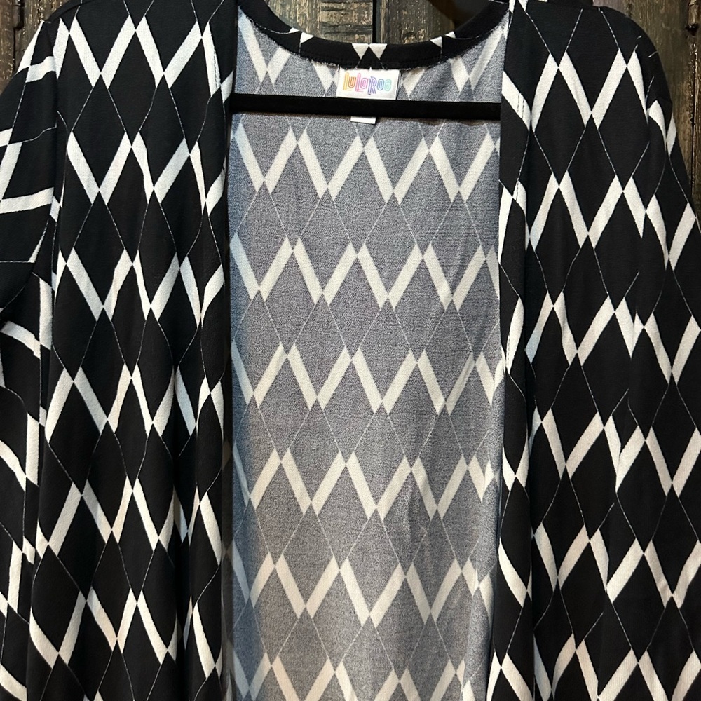 LuLaRoe XL Caroline Black And White Striped Soft Cardigan - NWT - Picture 2 of 5